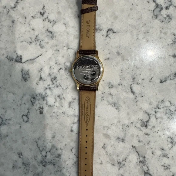 Disney Peter Pan watch. Needs new battery. Collectors piece - Picture 2 of 3
